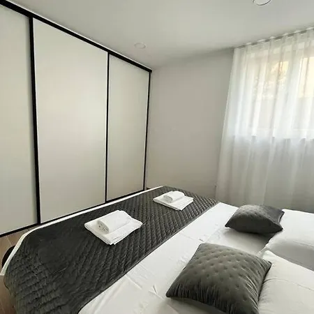 Blue Apartment With Shared Pool Split Kültér fotó